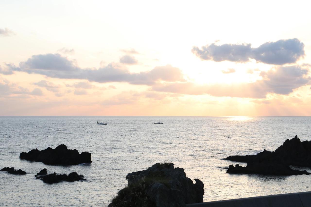 ホテル 敷島荘 佐渡市 エクステリア 写真